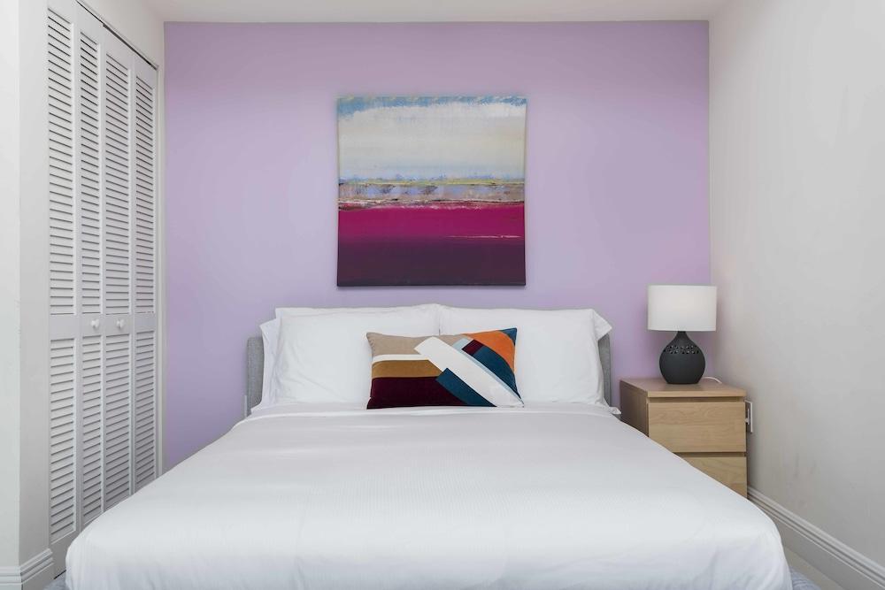 Dharma Home Suites Brickell Miami At One Broadway Exterior photo