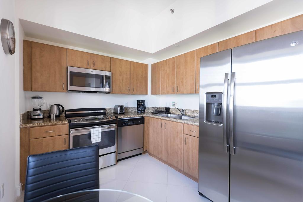Dharma Home Suites Brickell Miami At One Broadway Room photo