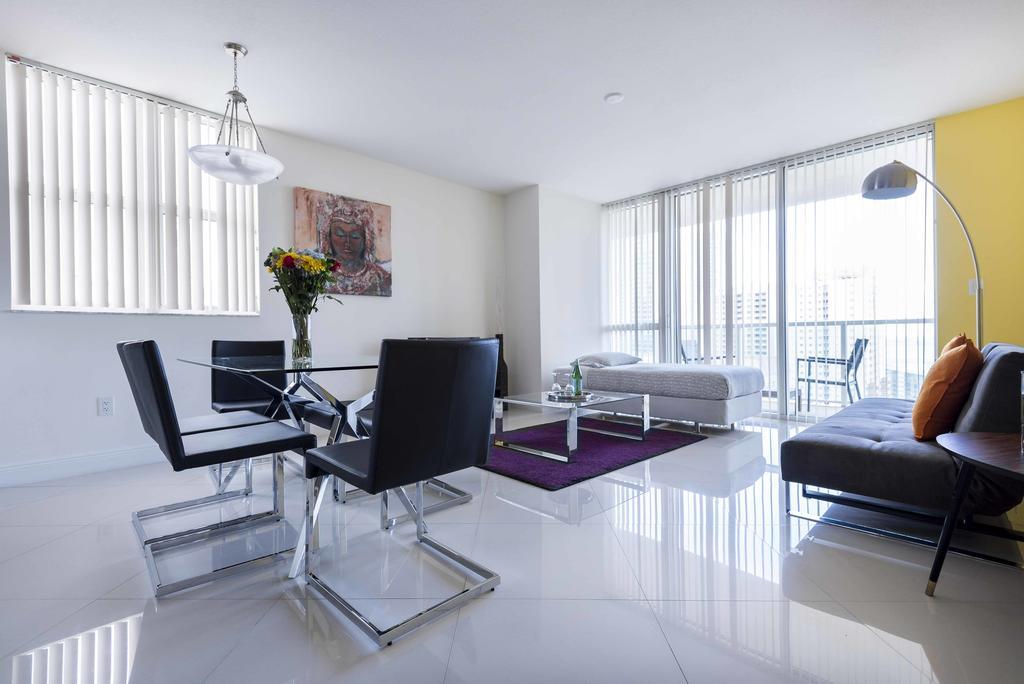 Dharma Home Suites Brickell Miami At One Broadway Room photo