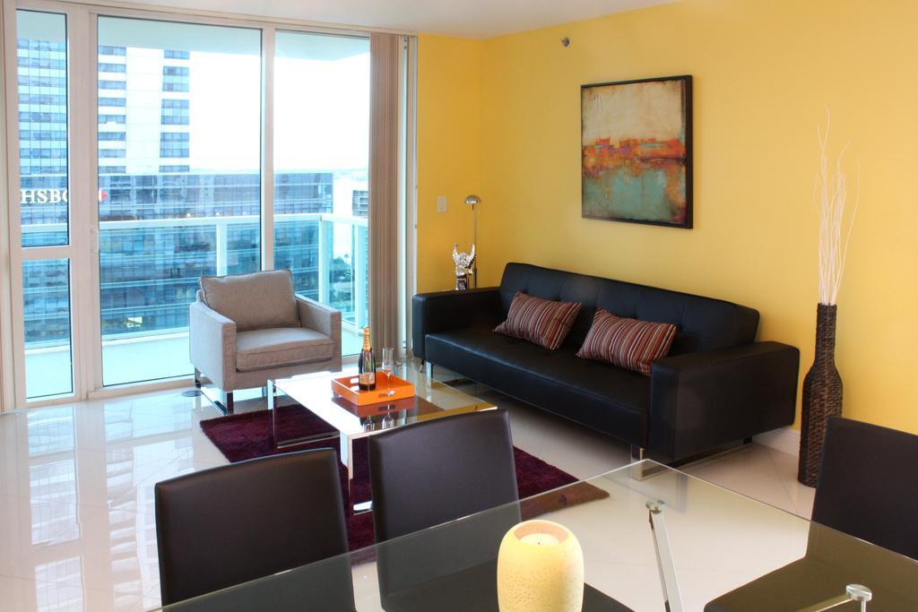 Dharma Home Suites Brickell Miami At One Broadway Room photo