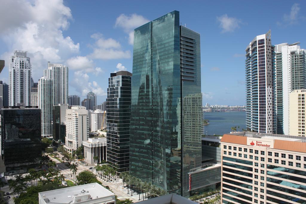 Dharma Home Suites Brickell Miami At One Broadway Exterior photo
