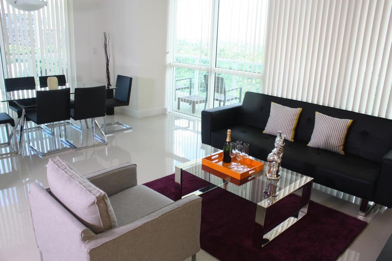 Dharma Home Suites Brickell Miami At One Broadway Room photo